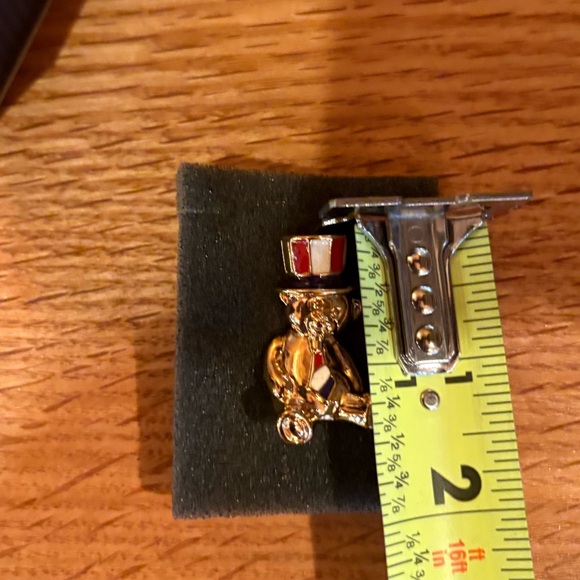 Avon patriotic teddy bear pin/brooch vintage gold toned - Picture 5 of 6